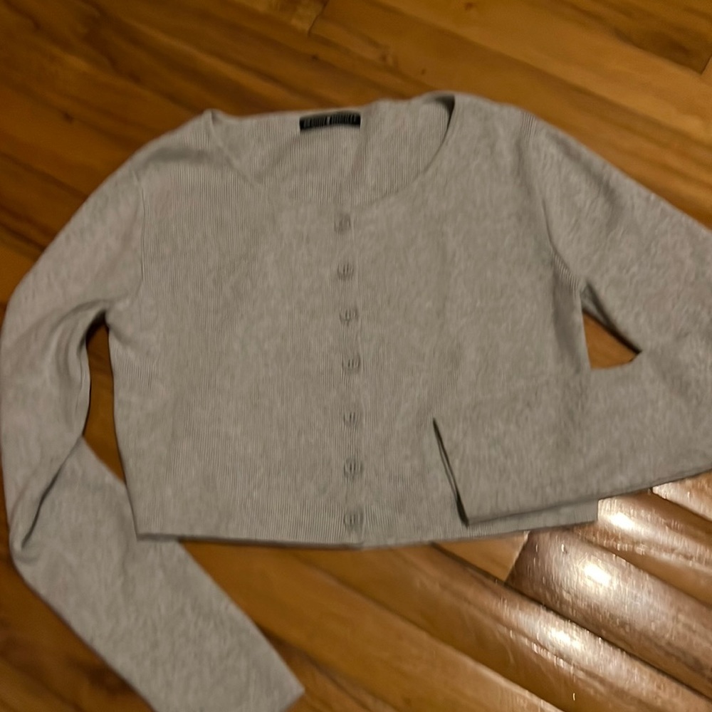 Brandy Melville gray long sleeve button up crop top sweater  NWOT